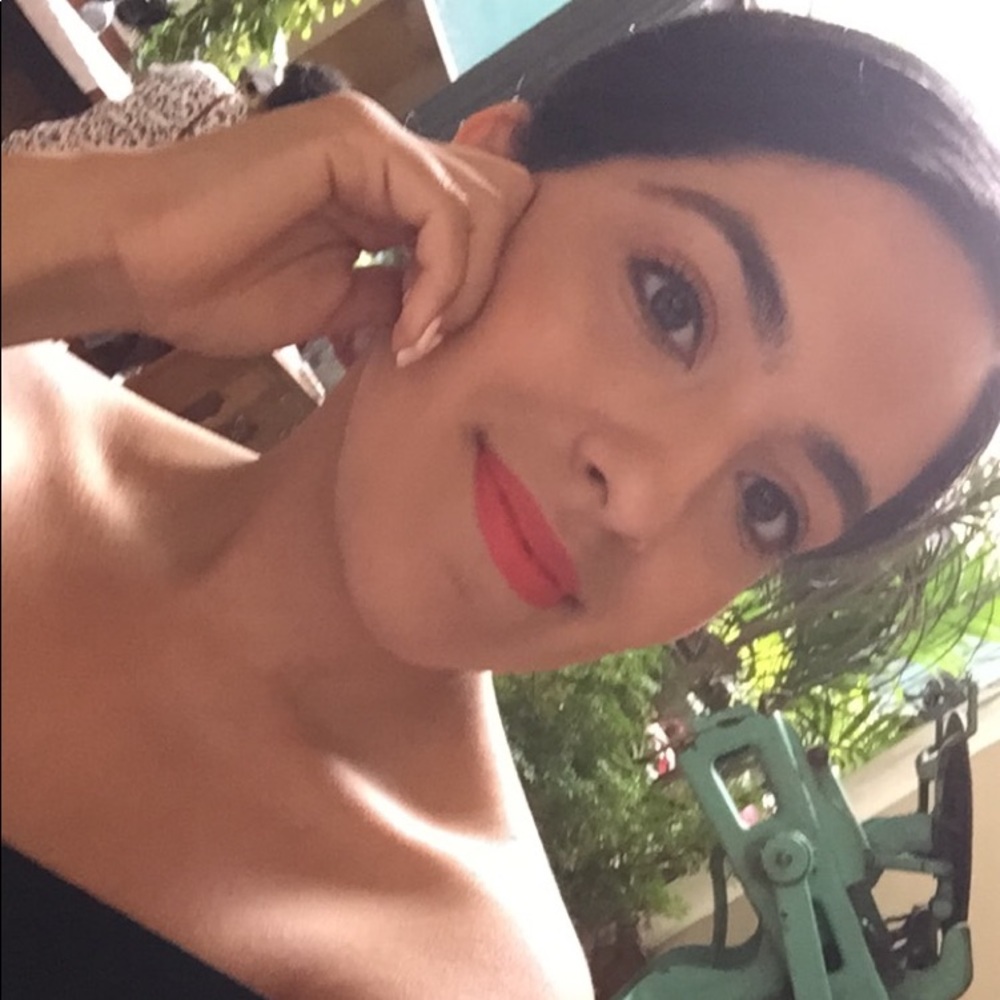 Meet your Posher, Samantha